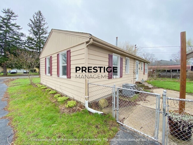 Building Photo - 3 Bedroom Home In Portage