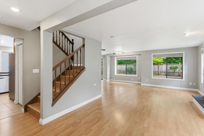 Building Photo - 2227 SE 8th Pl