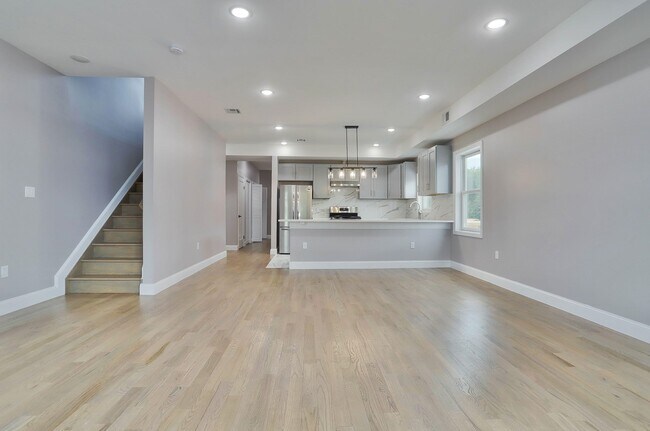 Building Photo - 362 Virginia Ave