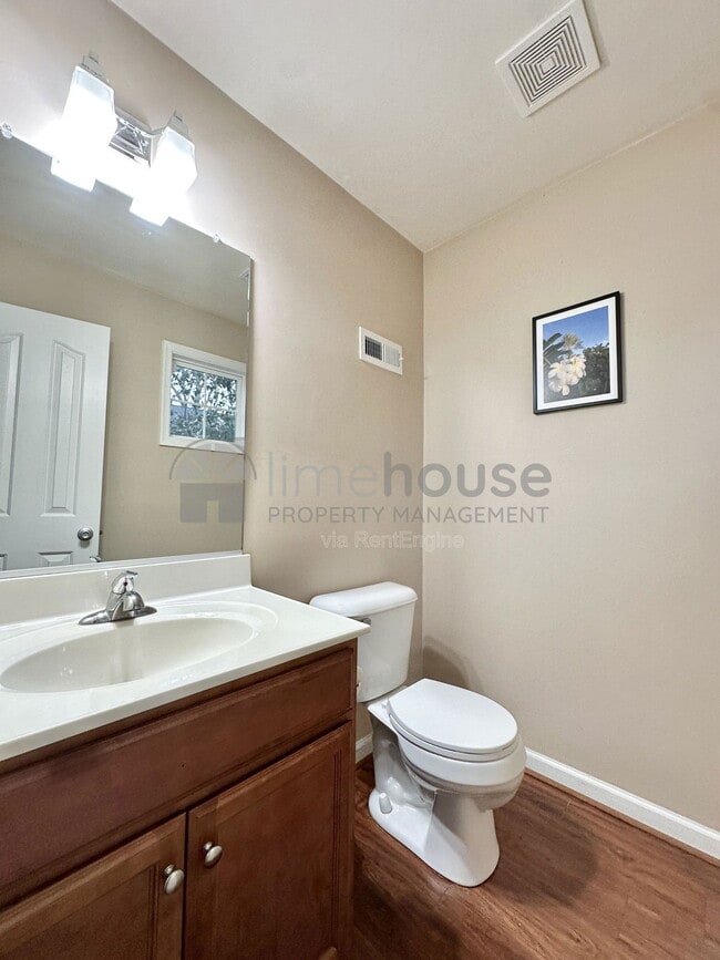 Building Photo - 4824 Kennebeck Ave