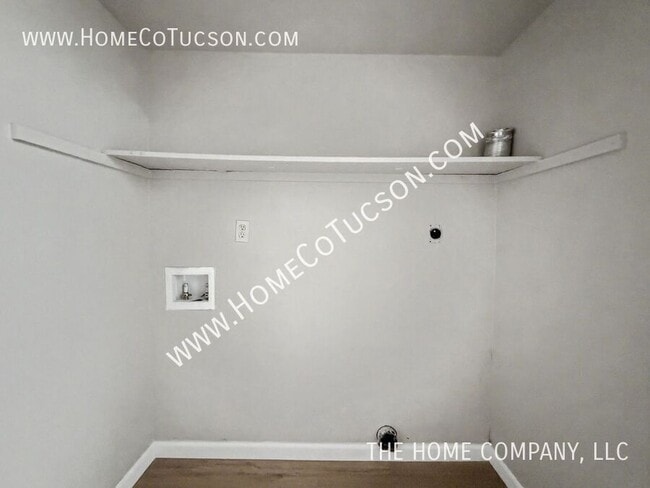 Building Photo - 5108 N Avenida Primera