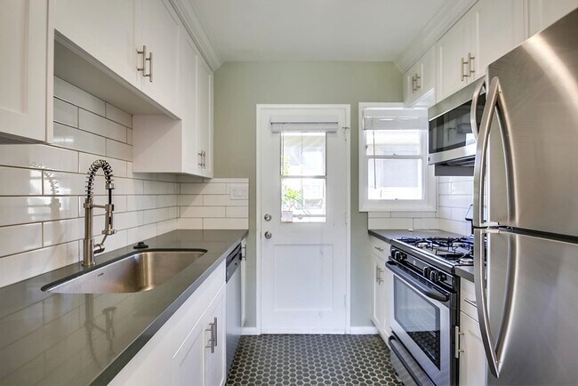 Interior Photo - Alabama &amp; Meade