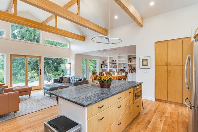 Building Photo - 13006 NE 149th St