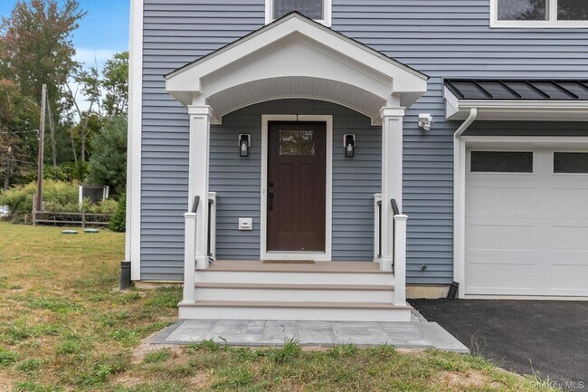 Building Photo - 65 Paulding Ln