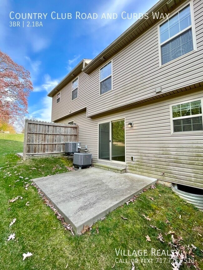 Building Photo - 705 Country Club Rd