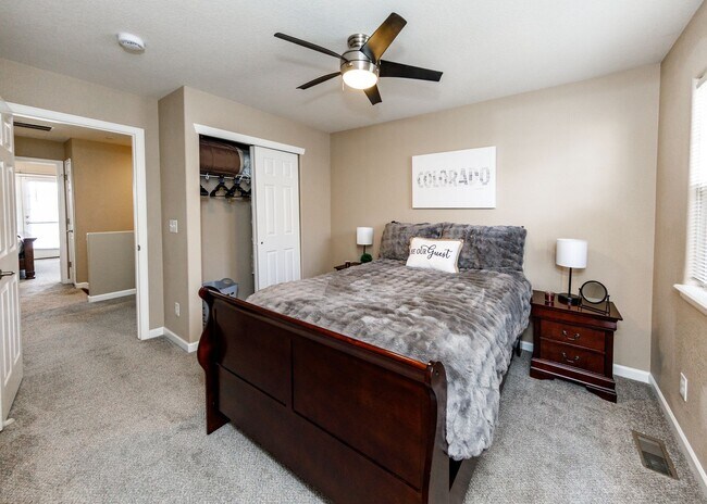 Building Photo - Fully Furnished Downtown 2 Bed, 4 Bath Executive Townhouse