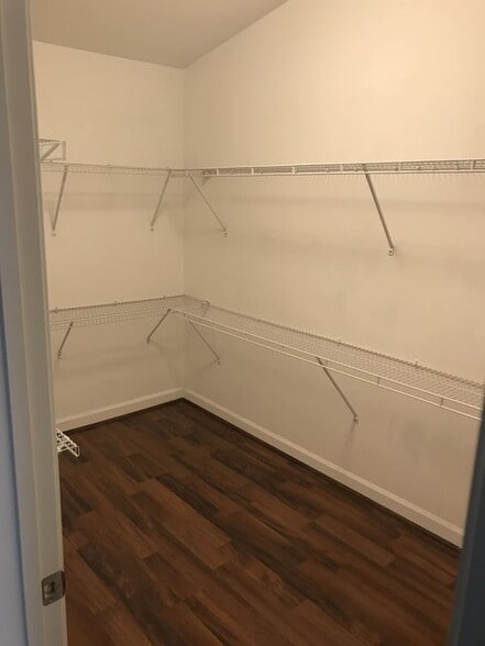 Building Photo - 11286 Hyde Pointe Ct