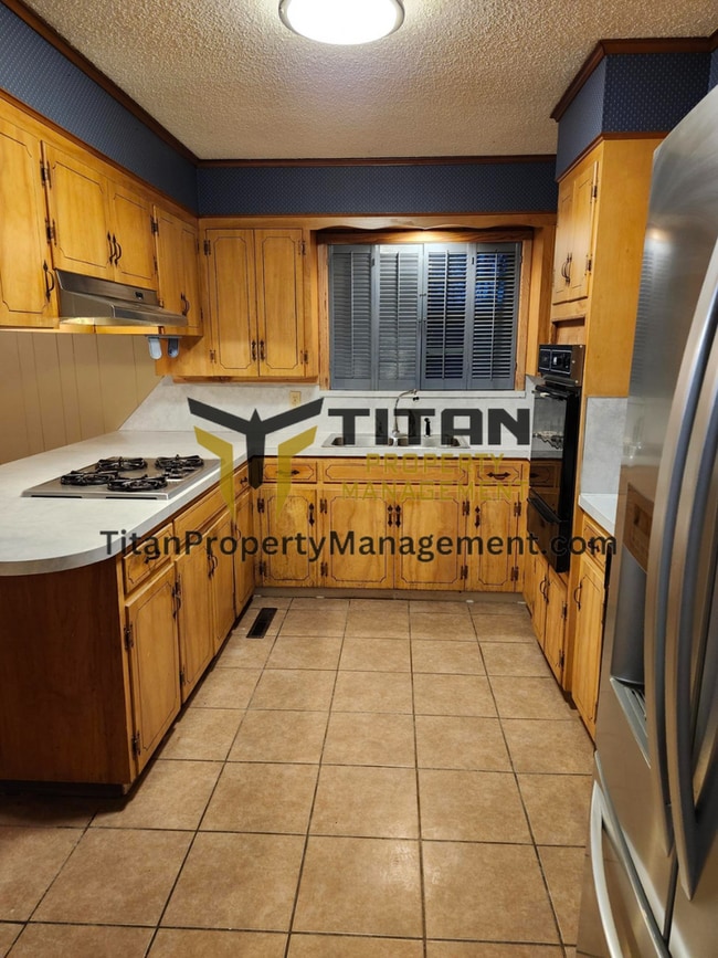 Building Photo - 3b/2b house