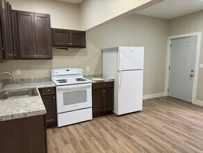 Building Photo - 210 S Eaton St