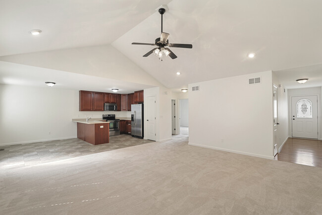 Building Photo - 76 Amy Ave