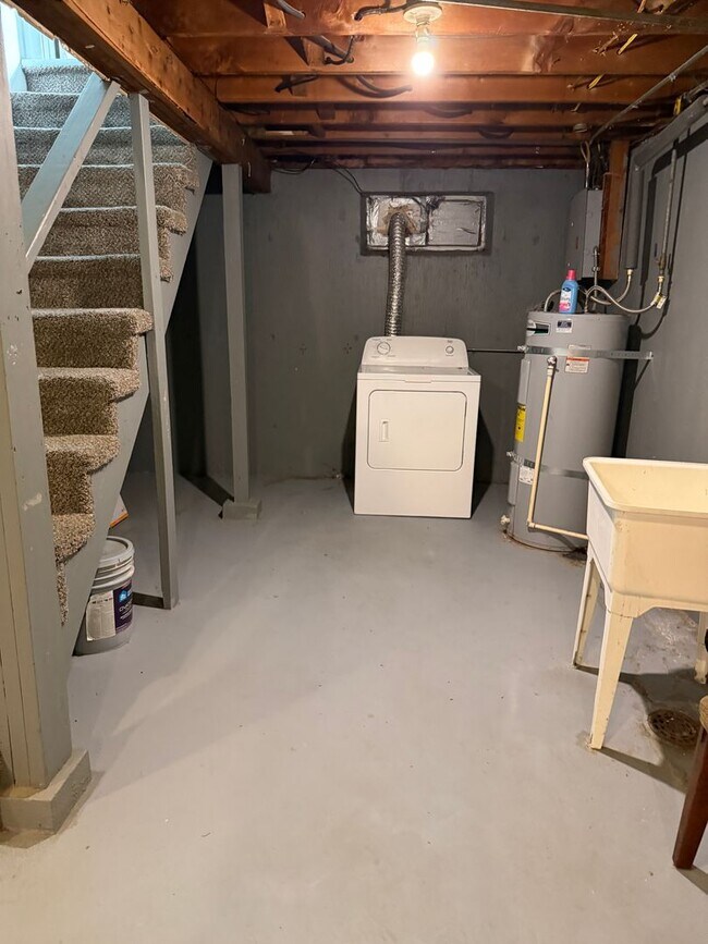 Building Photo - Duplex for Rent