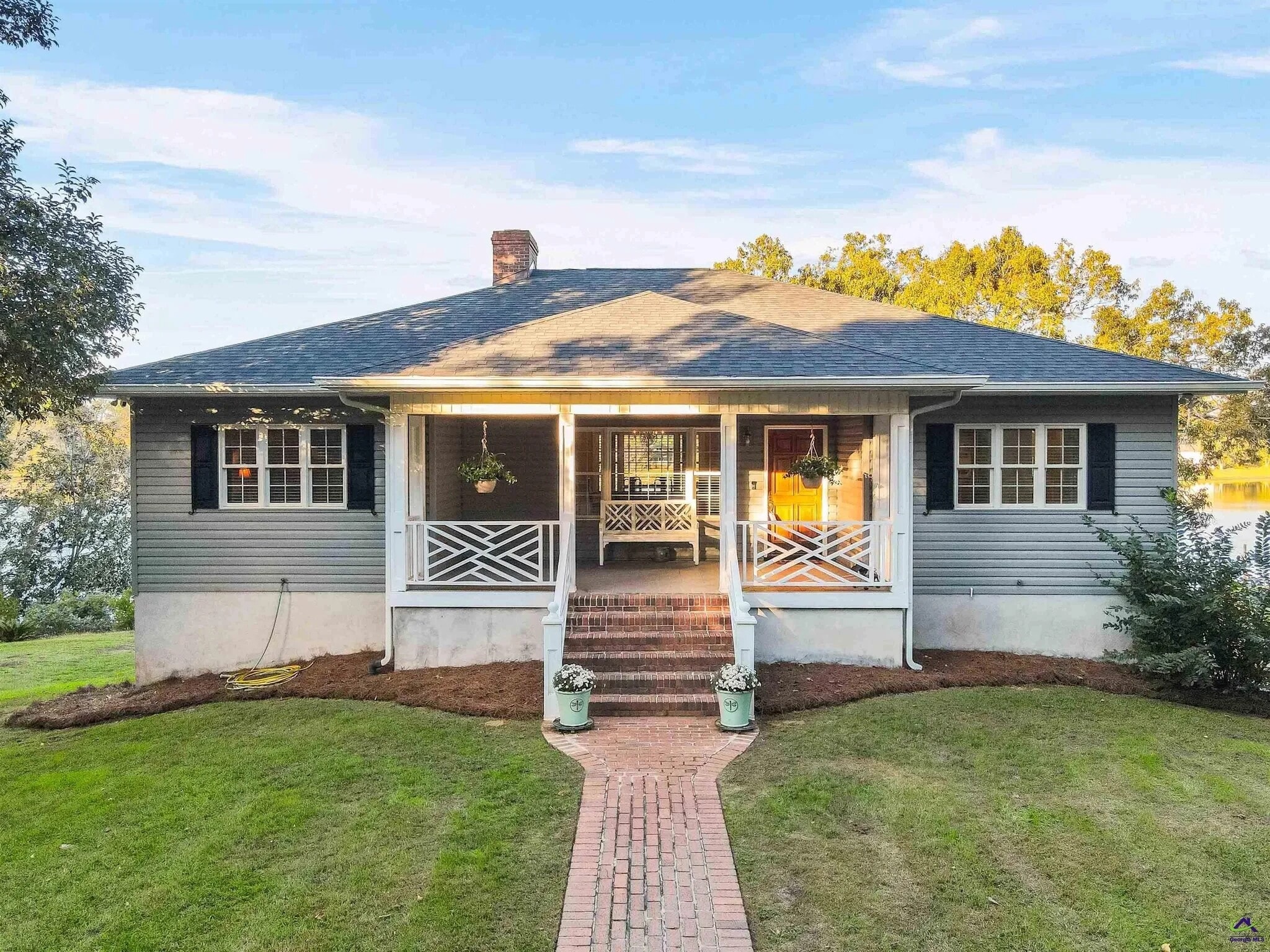 Building Photo - 154 Mossland Dr