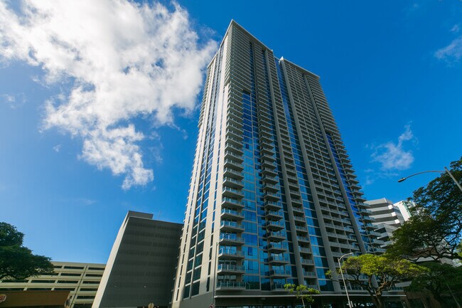 Building Photo - 1391 Kapiolani Blvd