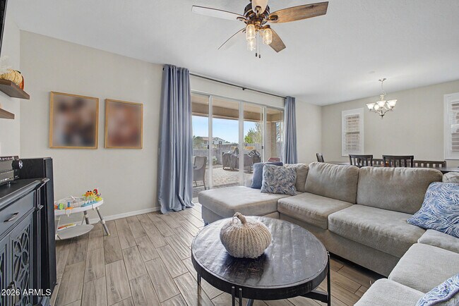 Building Photo - 12113 W Country Club Trail