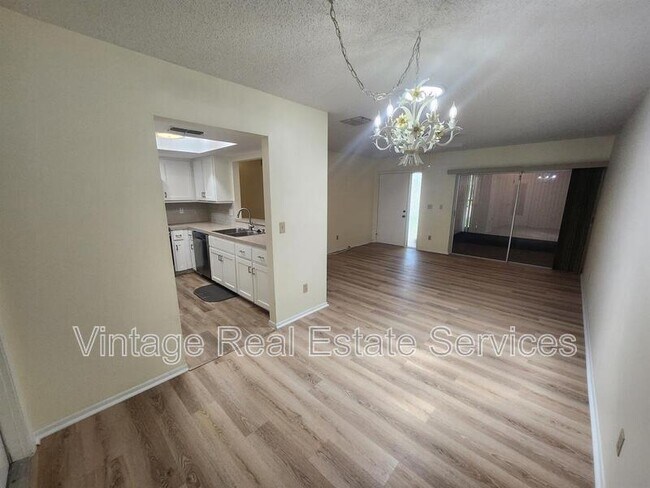 Building Photo - 2842 Highlands Blvd