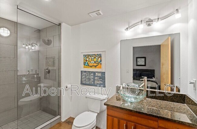 Building Photo - 360 W Pershing Rd