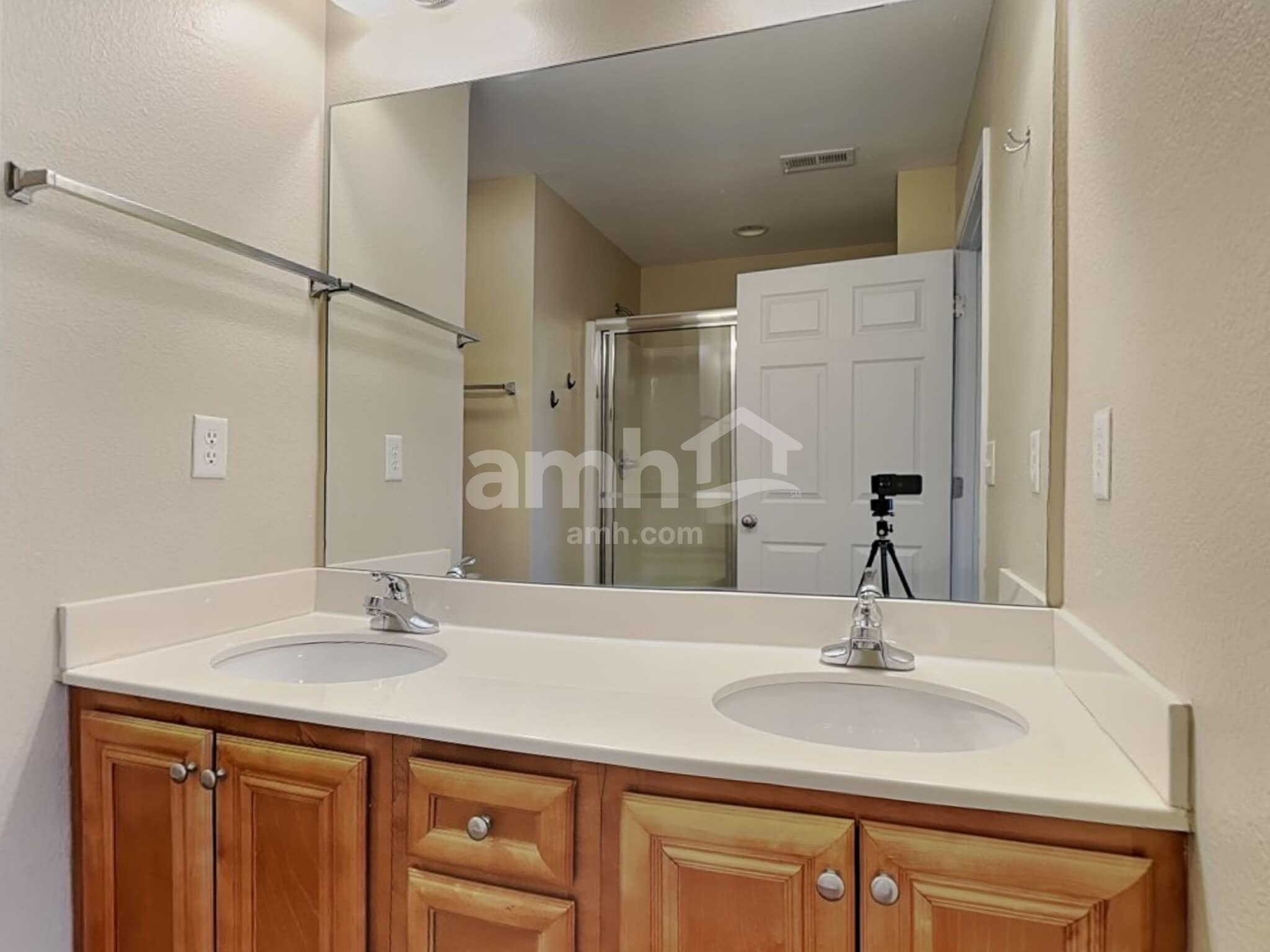 Building Photo - 10429 Kentwell Rd