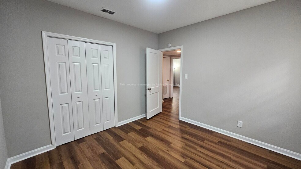 Building Photo - 1341 Hollyhock Cir E