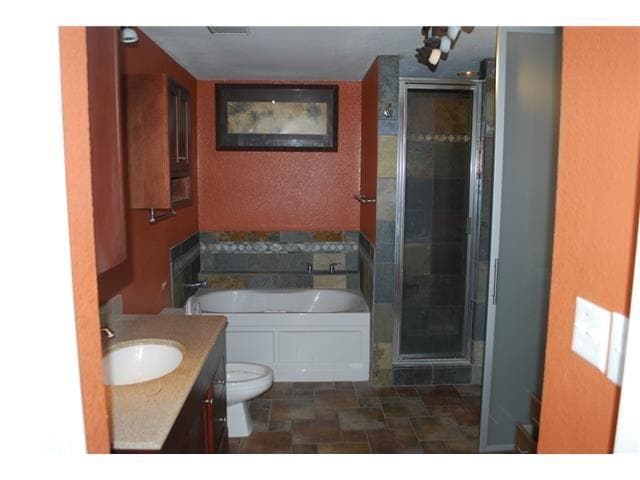 Building Photo - 1028 Quail Valley Dr