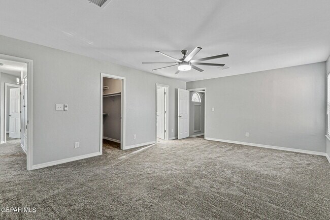 Building Photo - 2137 Shreya St