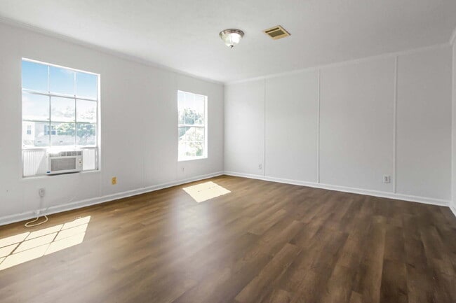 Building Photo - Mobile Home For Rent