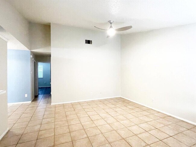 Building Photo - 1808 Prairie Knoll Ct