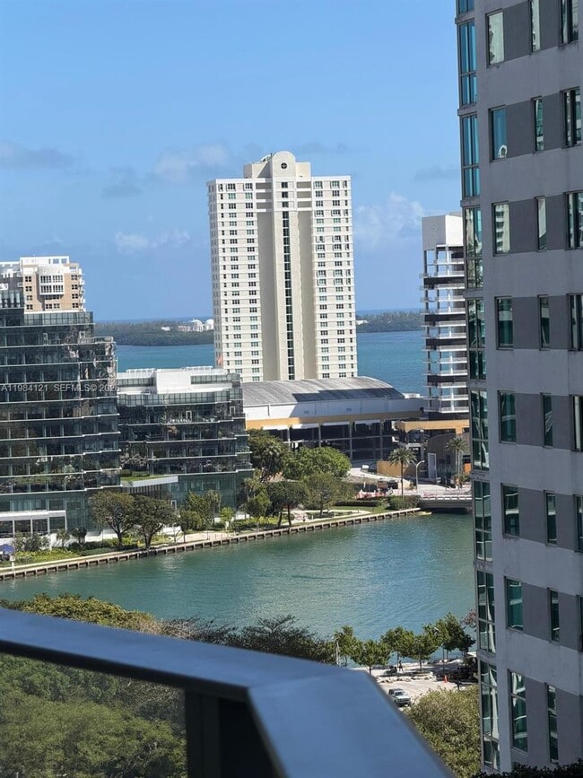 Building Photo - 77 SE 5th St