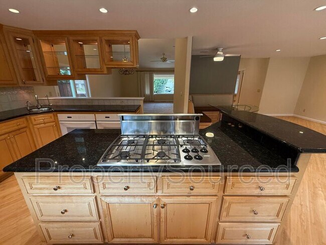 Building Photo - 1550 Naples Ct