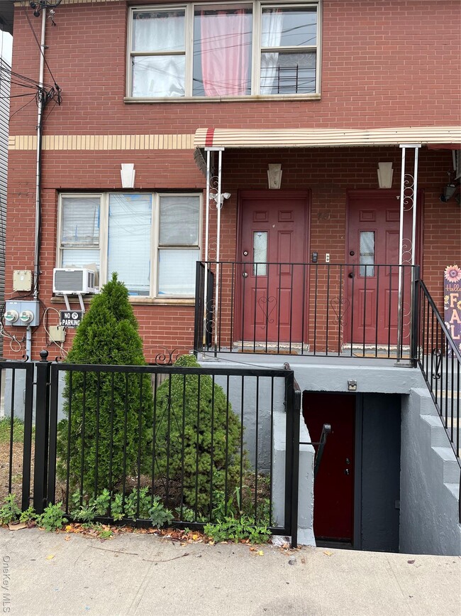 Primary Photo - 721 Fountain Ave