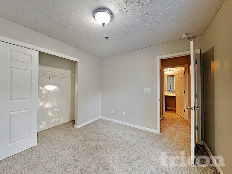 Building Photo - 135 Ellis Drive