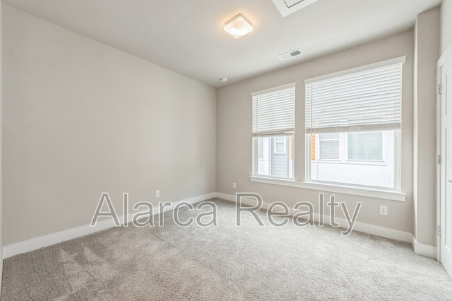 Building Photo - 1311 Millpark Ln