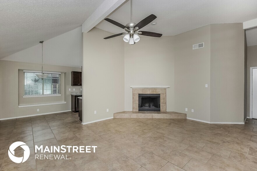 Building Photo - 3100 Fairmeadows Ln