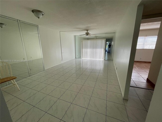 Building Photo - 4200 NW 3rd Ct