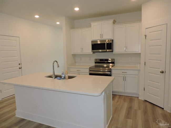 Building Photo - 6521 Paso Fino Dr