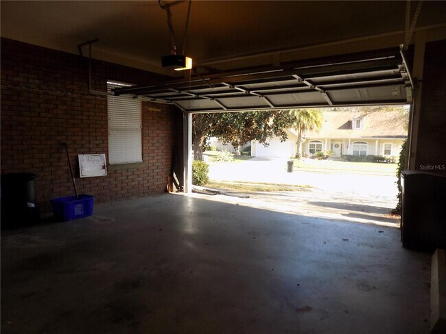Building Photo - 11903 NW 9th Rd
