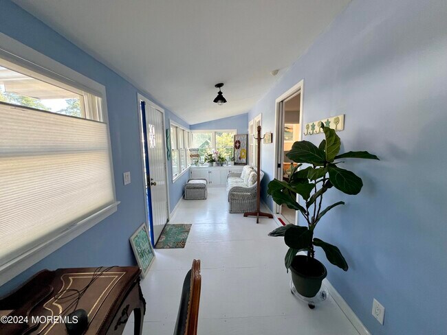 Building Photo - 509 Riverwood Park