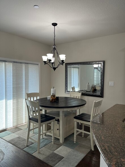 Kitchen - 913 Brookville Ct