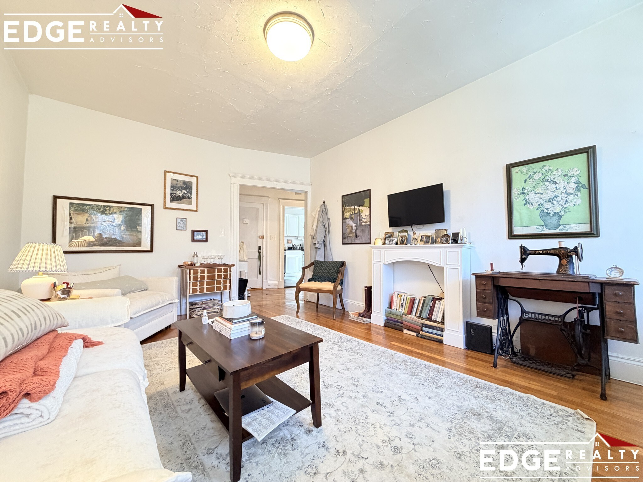 Building Photo - 239 Kelton St