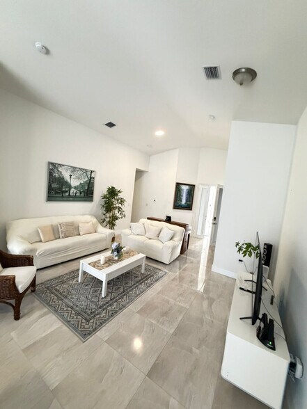 Building Photo - 14758 SW 39th Terrace