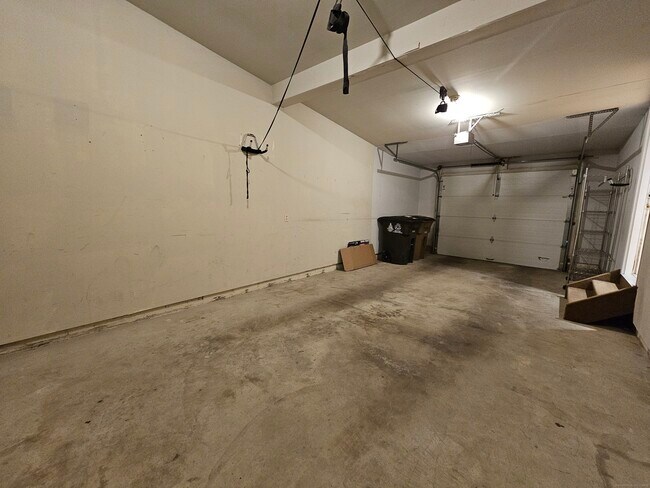 Building Photo - 246 Seaside Ave
