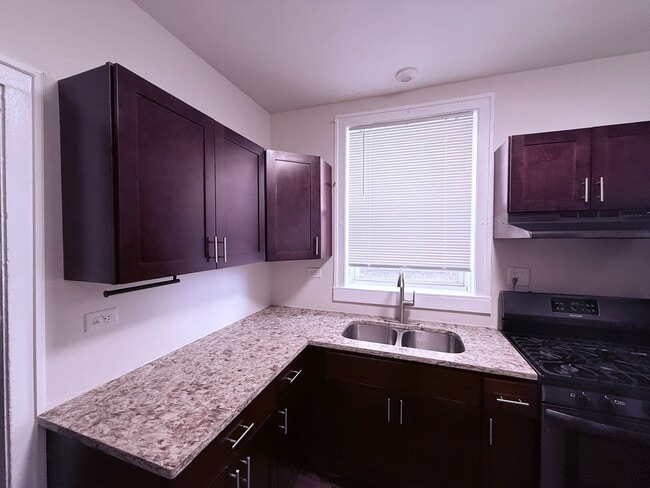 Building Photo - 6649 S Drexel Ave