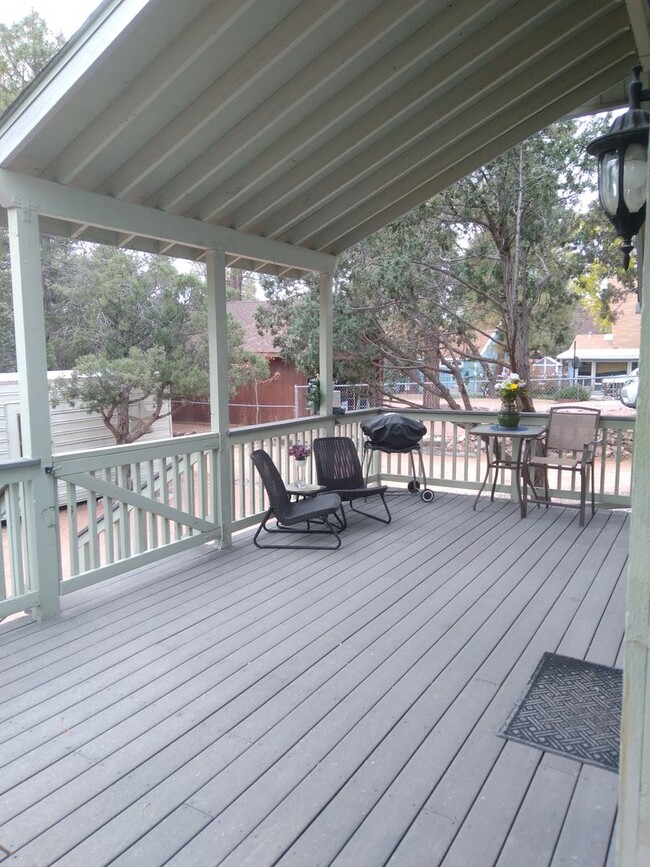 Building Photo - Adorable [furnished] - 2 Bed / 1 Bath A-Frame for Lease