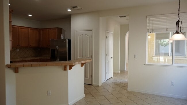 Building Photo - Spacious 3 bedroom 2 bath home in Rancho Cordova!!