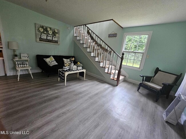 Building Photo - 859 Mill St