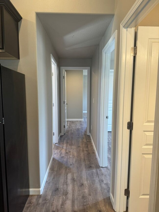 Building Photo - Beautiful 3 bedroom/2 bath tiny home in Co...