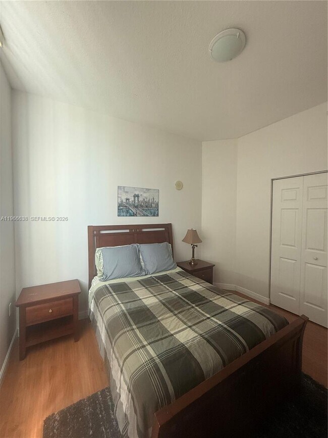 Building Photo - 1755 E Hallandale Beach Blvd