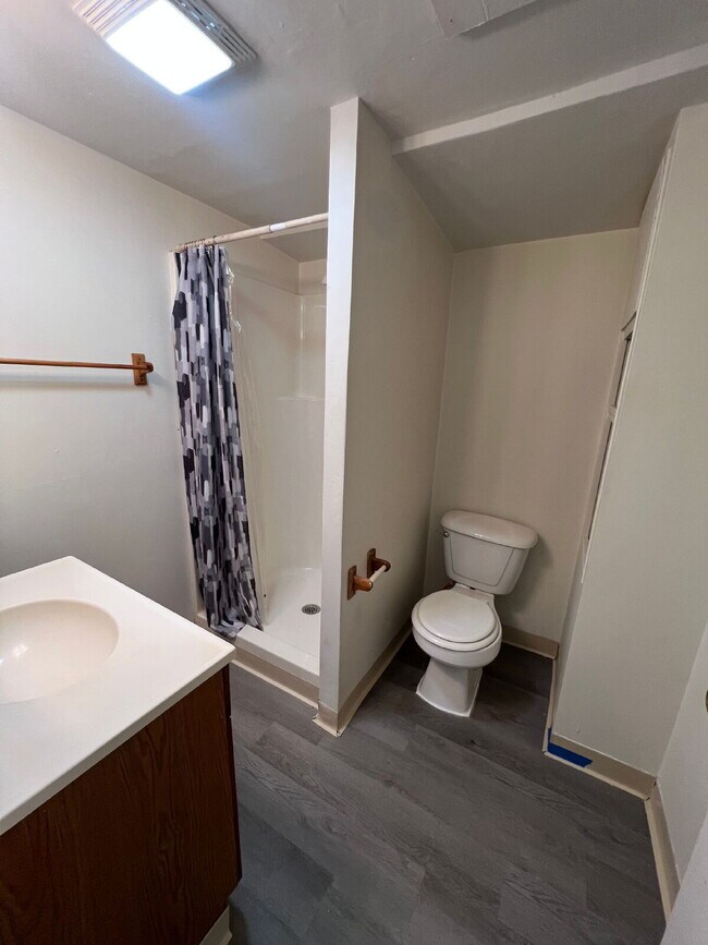 Building Photo - "Charming 1-Bedroom Retreat in Forsyth – Your Cozy Oasis Awaits!"