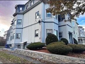 Building Photo - 25 Cary Ave