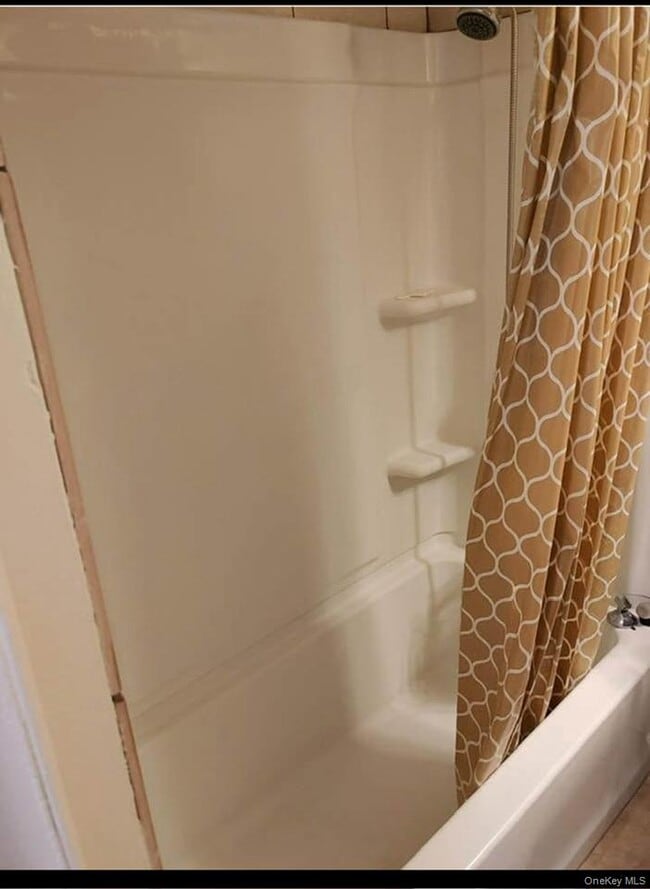 Building Photo - 37 Knollcrest Ave