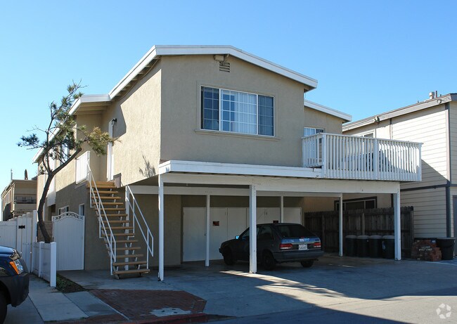 Building Photo - 4816 Seashore Dr